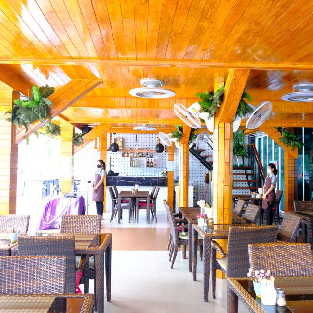 The Beachfront Restaurant 5